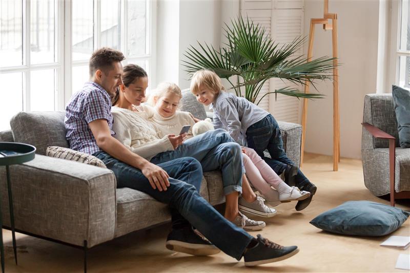 Happy family on devices_SecuritasHome (1).jpg